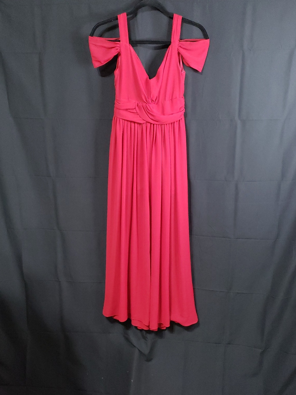 Shein Red Maxi Cold Shoulder Formal Dress/Gown.  Size: Small